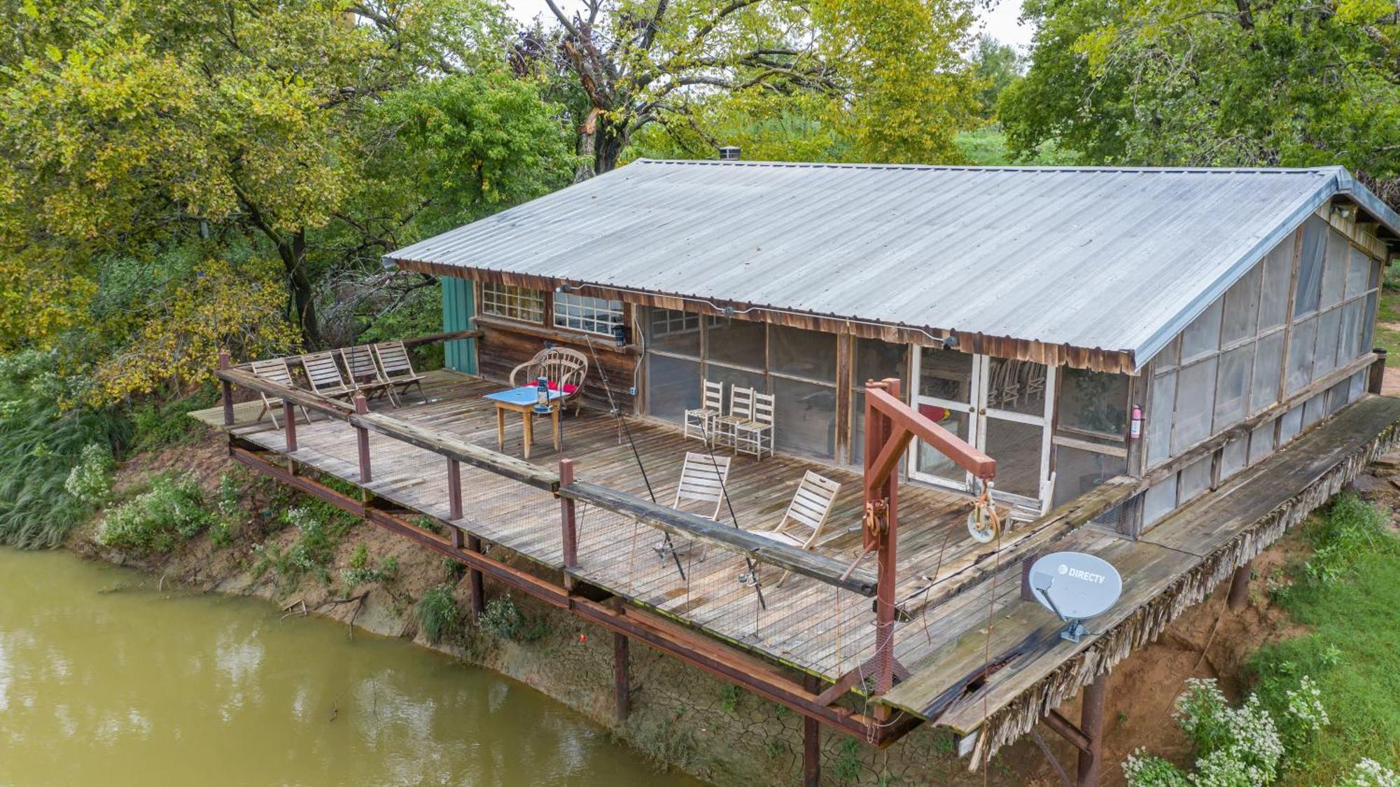 Moon River Ranch Satin Exterior photo