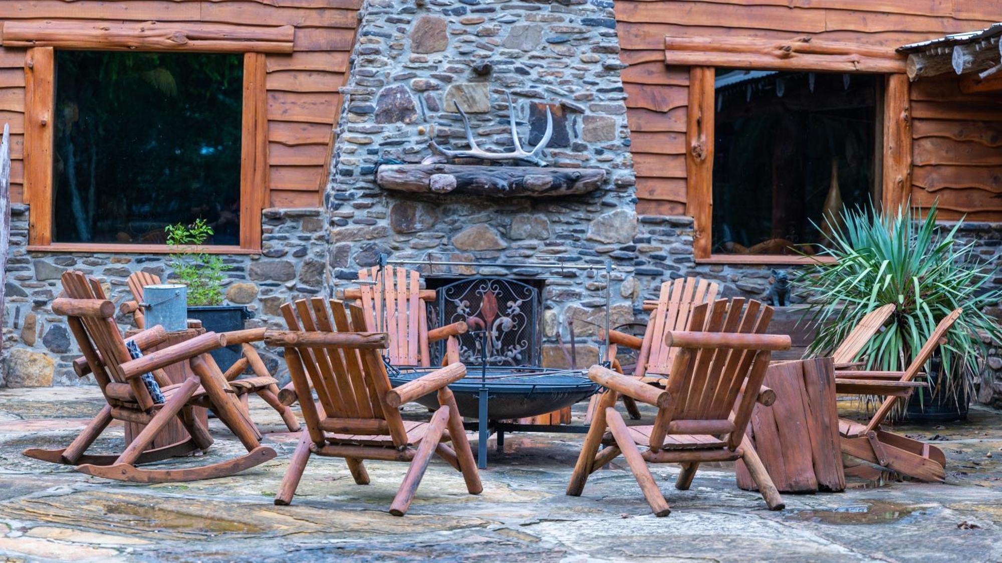 Moon River Ranch Satin Exterior photo